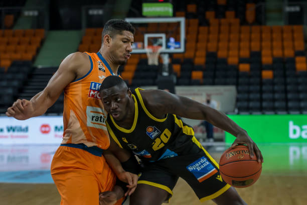 雅图始终保 雅图始终保