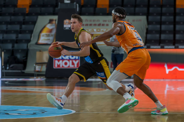 替补球员的 替补球员的